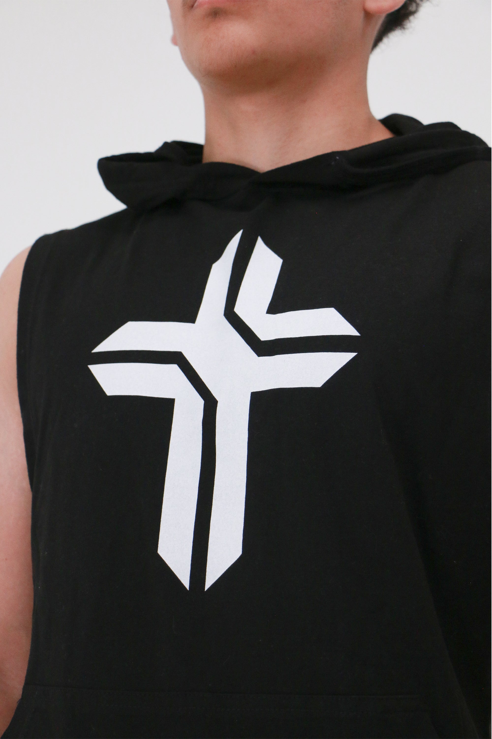 Image of Men's Cross Logo Sleeveless Hoodie Black