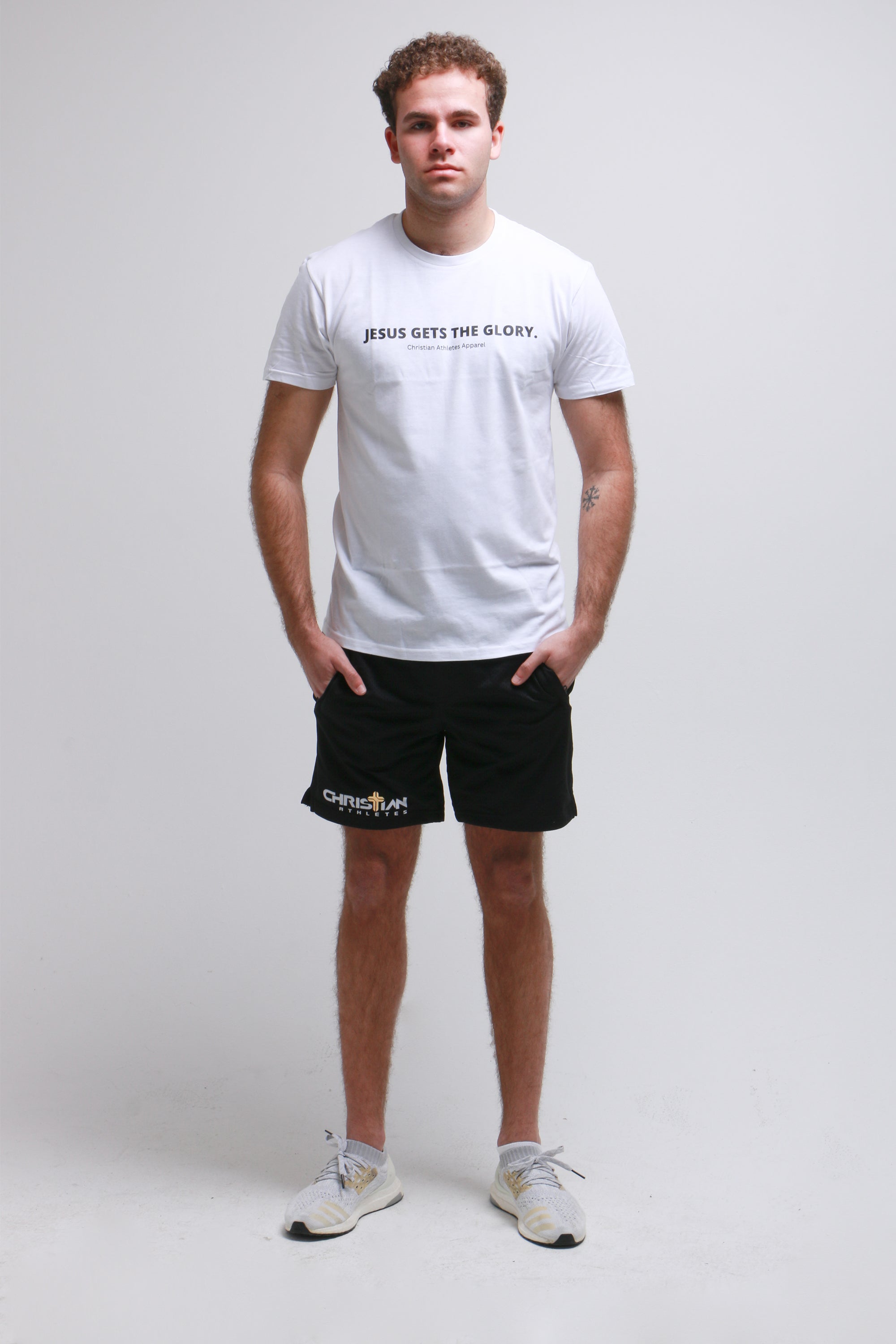 Collection of Camiseta blanca transpirable para hombre in a gallery layout